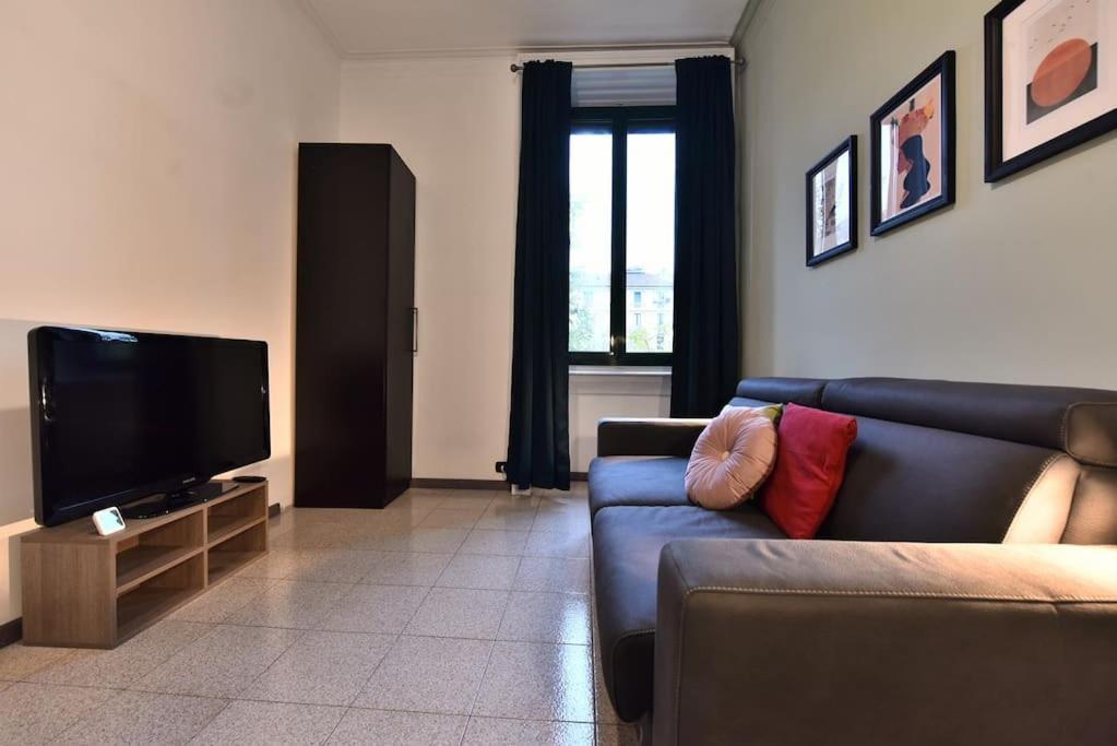 Ferienwohnung Caseospitali - Angolo Bernini Trilocale Luminoso Mailand Exterior foto